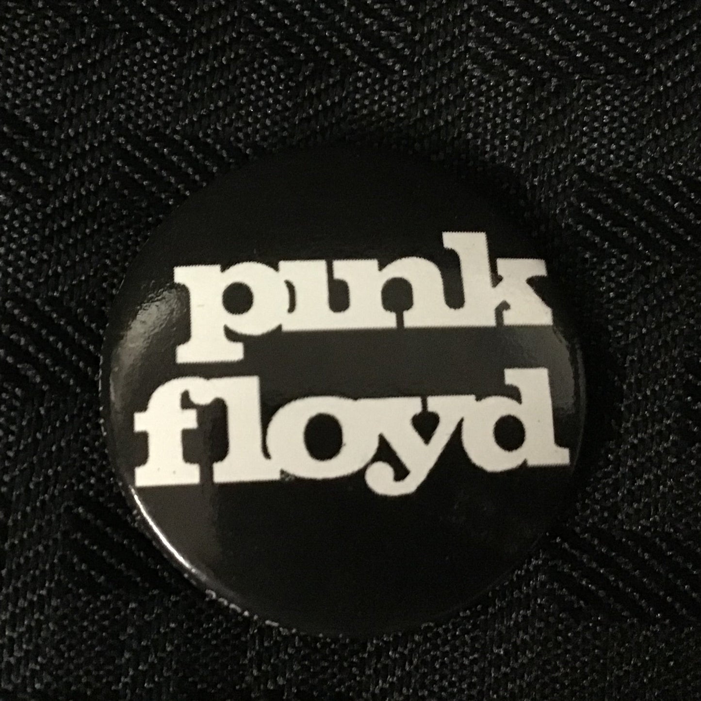 Pink Floyd Pin Black, 1"